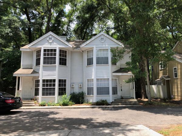 Carriage House Lane